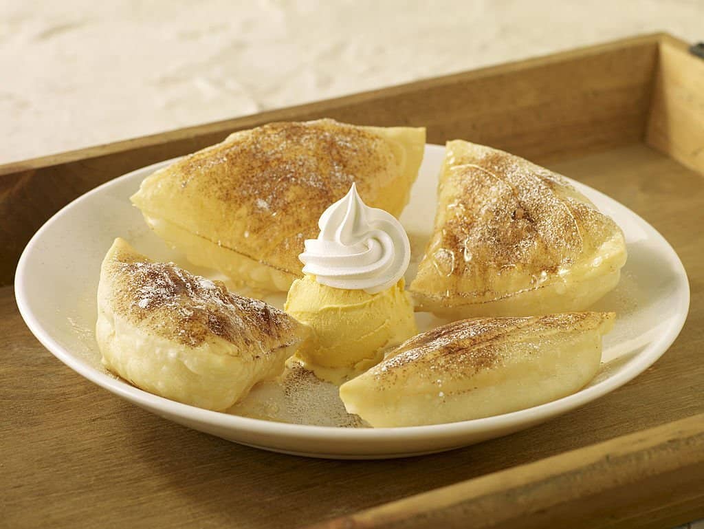 What Does Sopapillas Taste Like