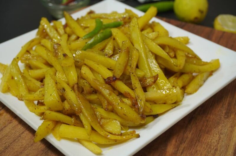 Indian Style Potato Stir Fry (Aloo Bhaji)