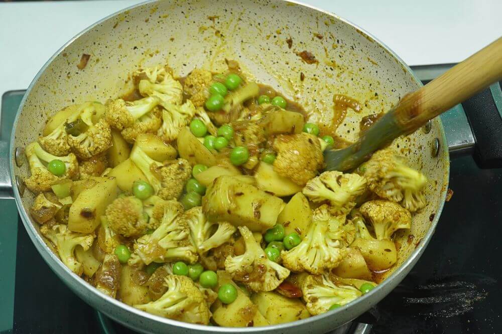aloo-gobi add aloo gobi and pea