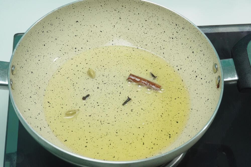 aloo-gobi heat the oil in pan