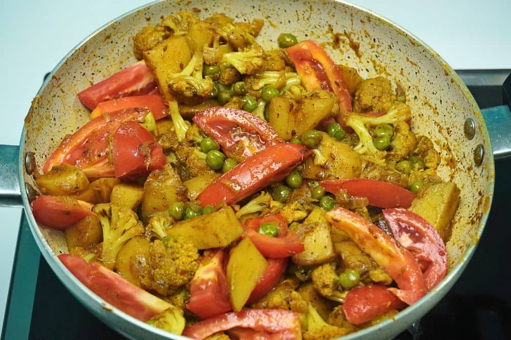 cooking Cauliflower Potatoes aloo gobi