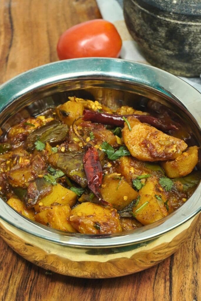 potato eggplant tomato - potato eggplant curry - eggplant potato curry - Indian potato eggplant recipe - vegan potato eggplant curry 