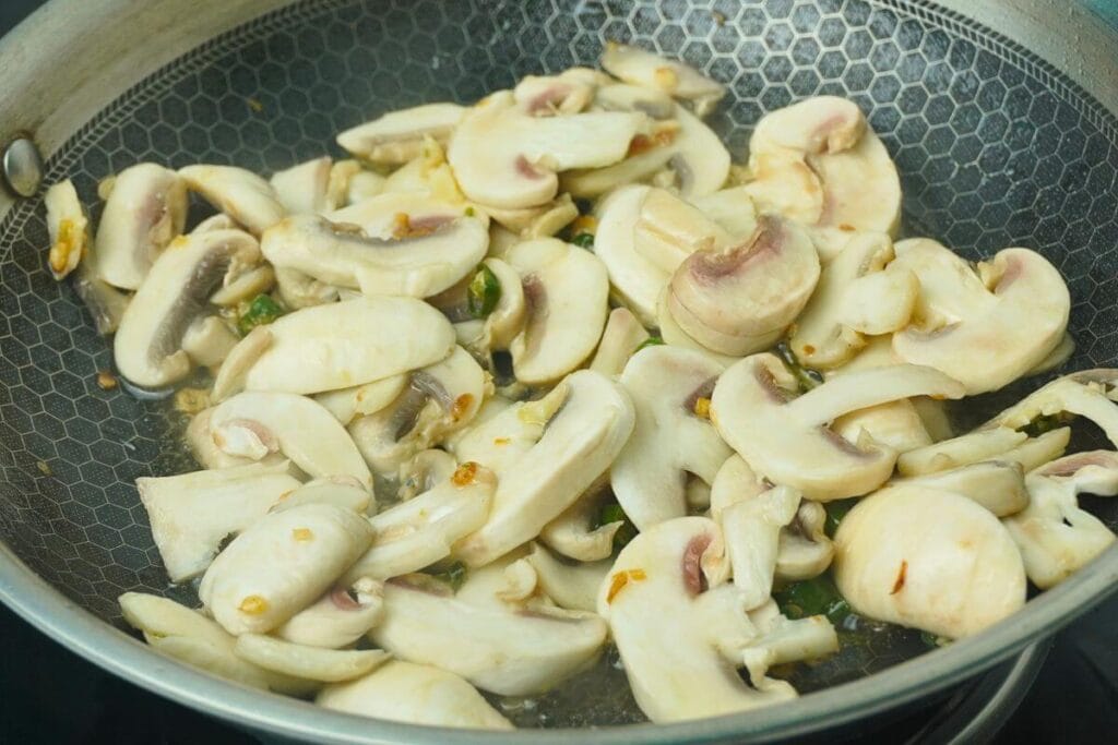 Mushroom Stir Fry With Soy Sauce 3