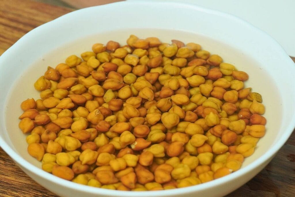 black chickpea soak in water