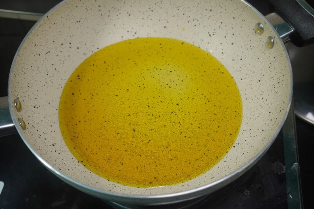 chickpea-curry heat the oil