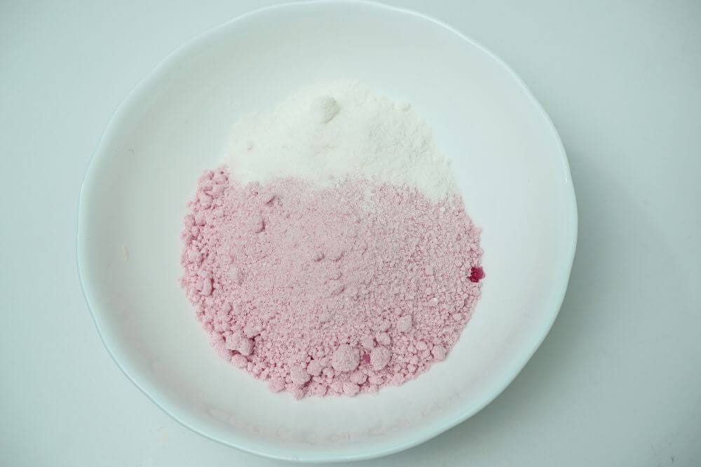 custard jelly add jaily mix in bowl