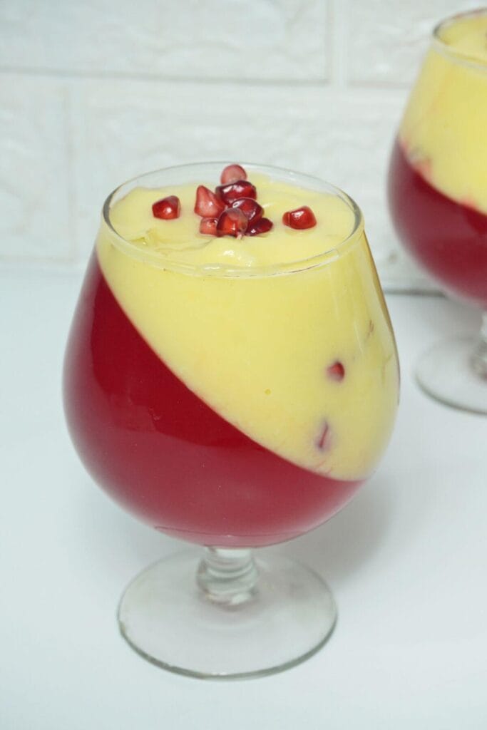 custard jelly decorating in a glass