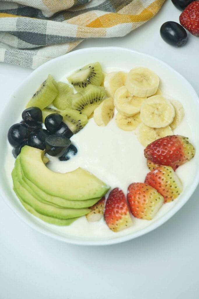 greek yogurt with fruits recipe