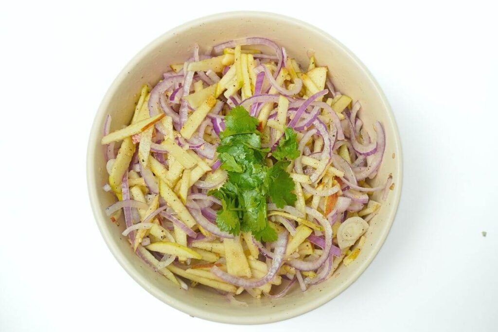 apple and onion salad