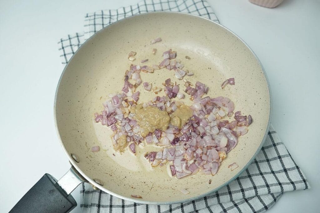 canned tuna stir fry add ginger garlic paste