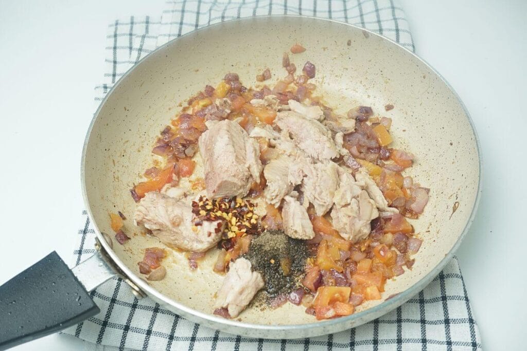 canned tuna stir fry add tuna fish salt pepper chiliflex