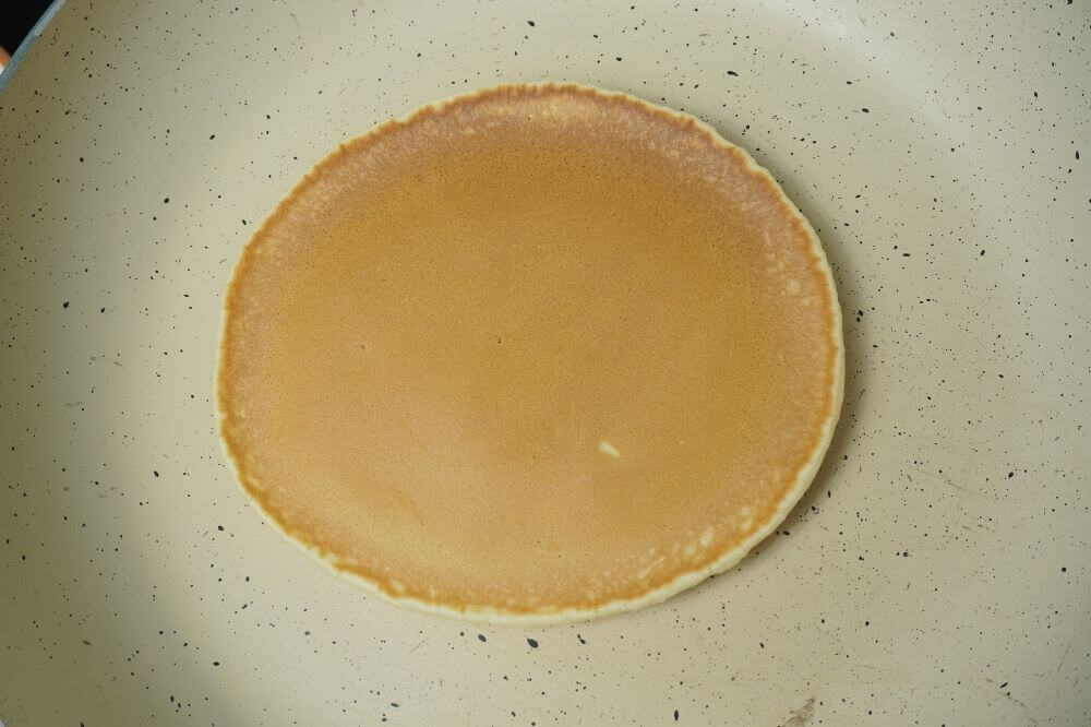 fluffy pancakes flip and cook