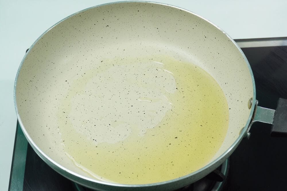 shakshuka add oil