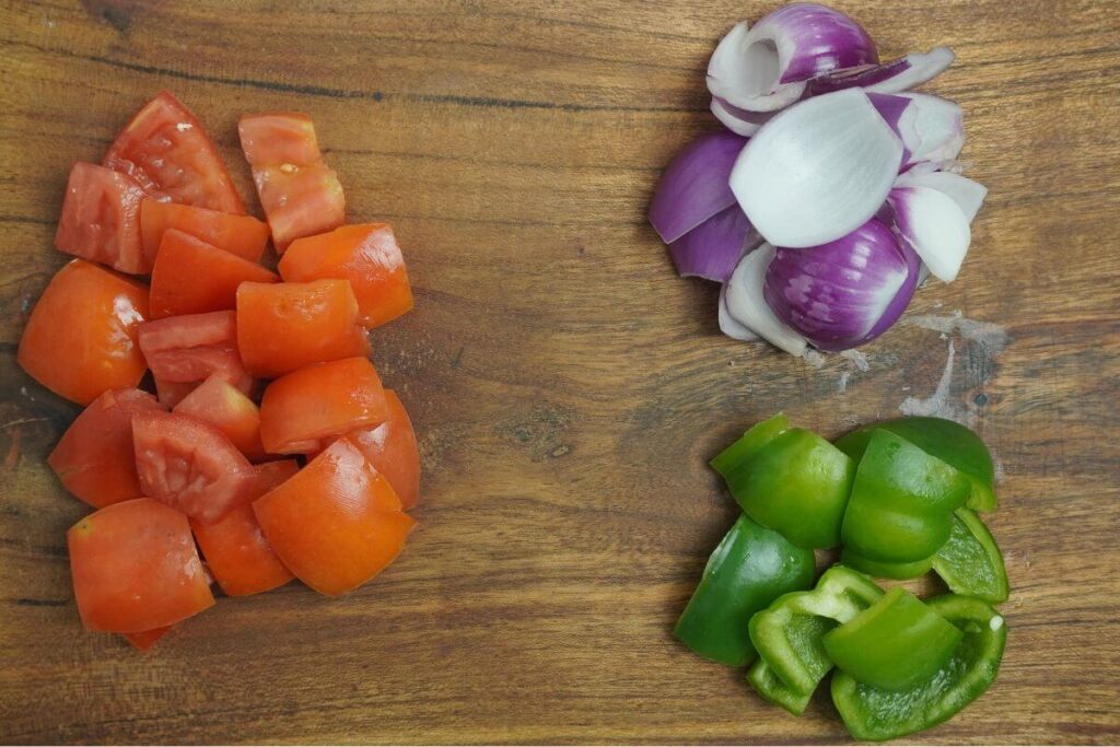 Kaleji BBQ Recipe tomato onion bell pepper cut