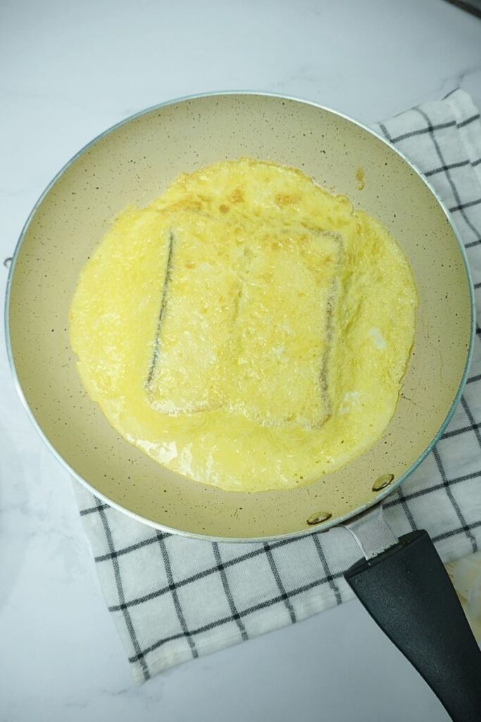 one pan bread toast recipe filp egg and bread