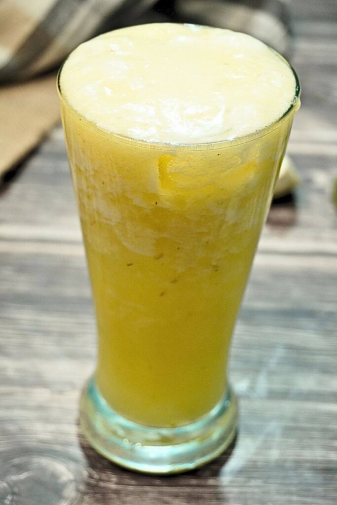 pineapple mojito ready