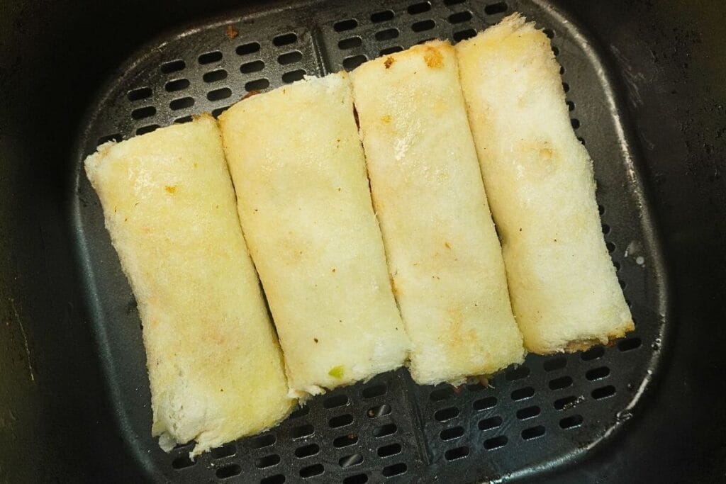 air fryer cheesy bread roll add in basket
