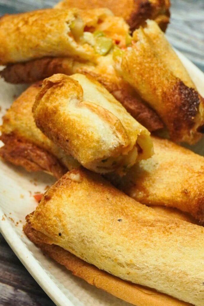 air fryer cheesy bread roll serving