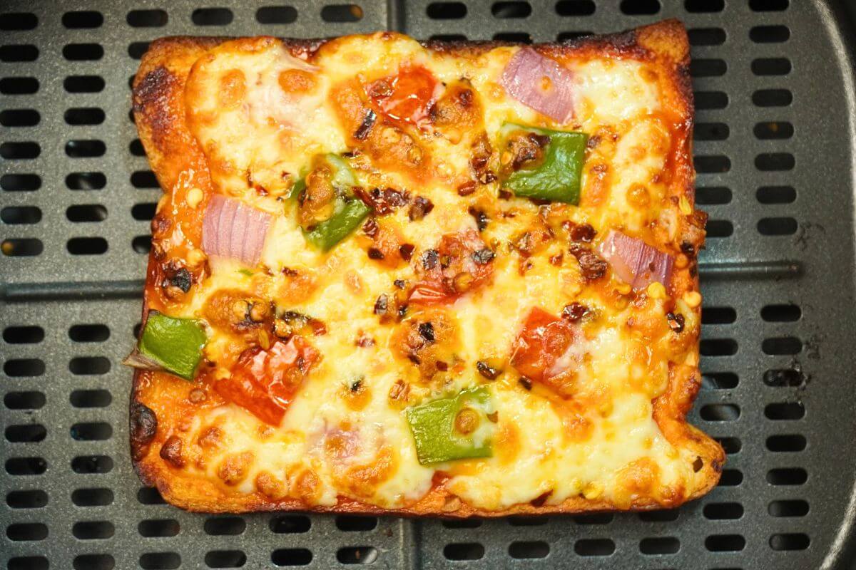 cheesy air fryer pizza toast feature image