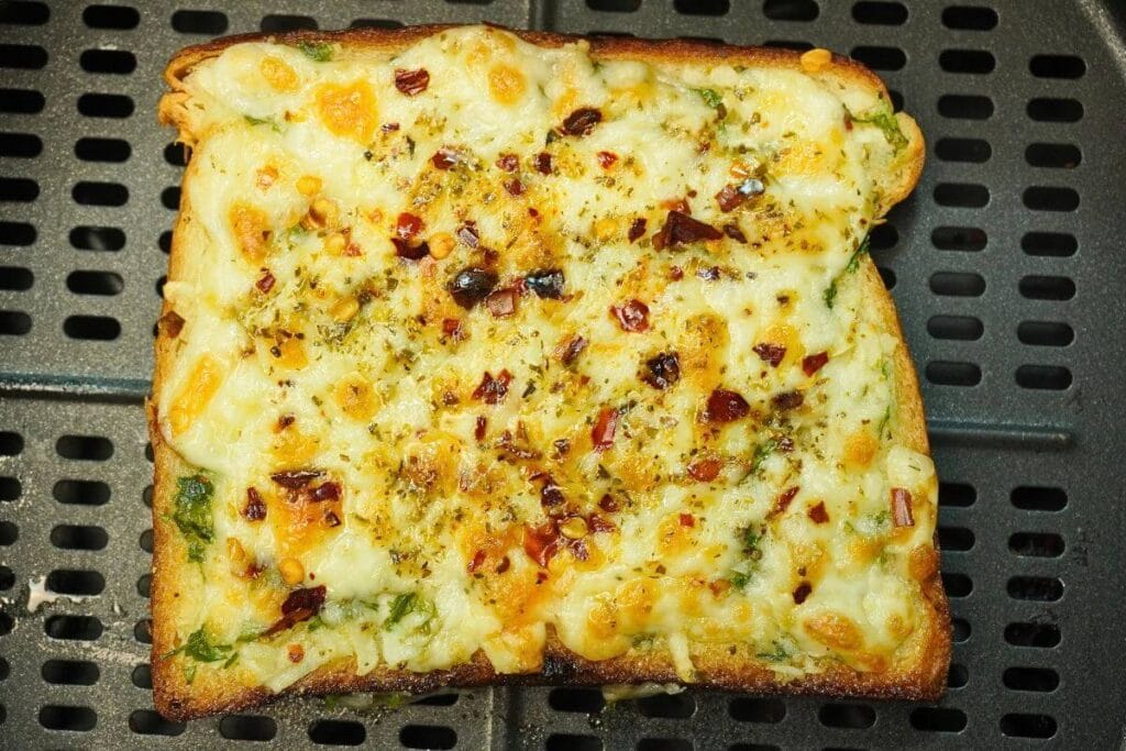 cheesy garlic bread in air fryer cooked