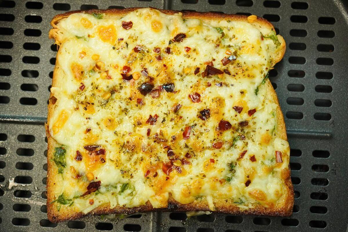 cheesy garlic bread in air fryer cooked