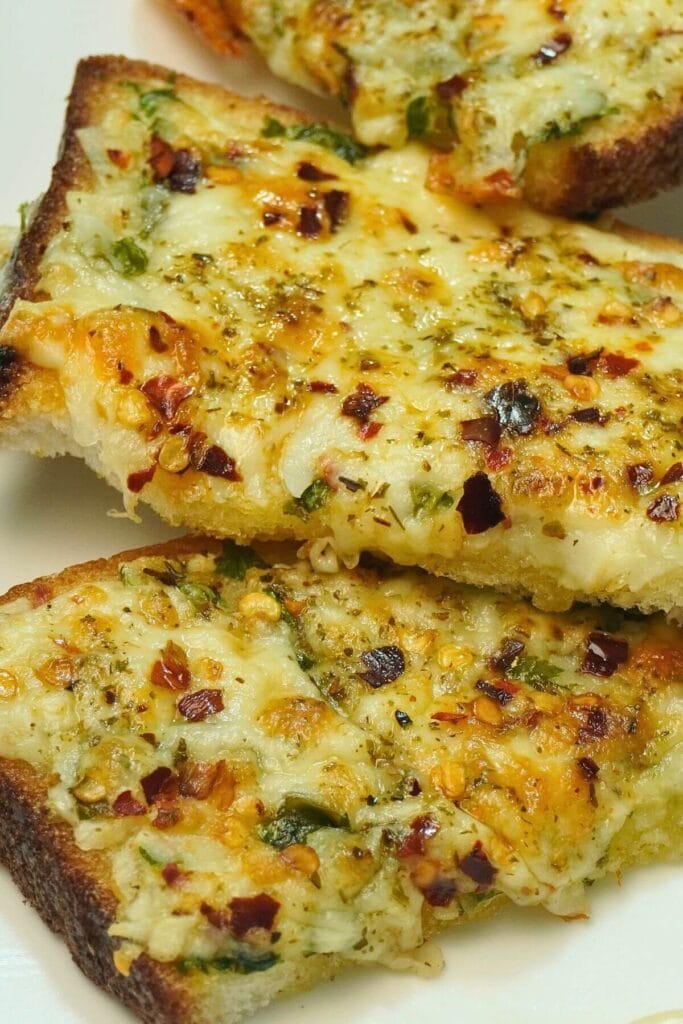 cheesy garlic bread in air fryer serving
