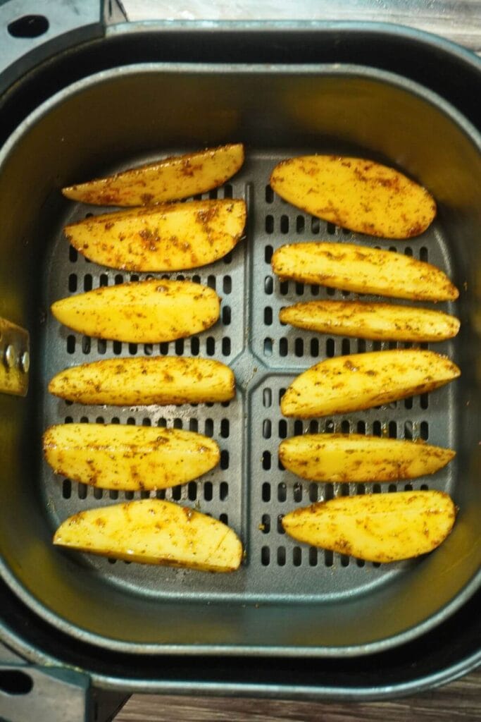 potato wedge in air fryer add in basket