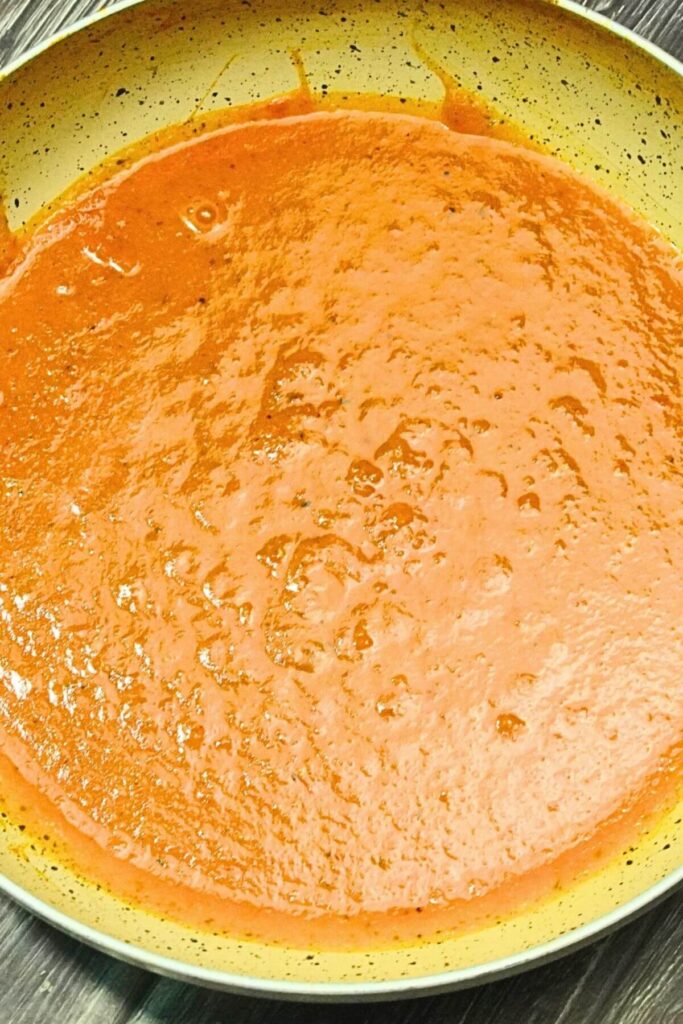 roasted tomatoes soup in airfryer grind and add in pan